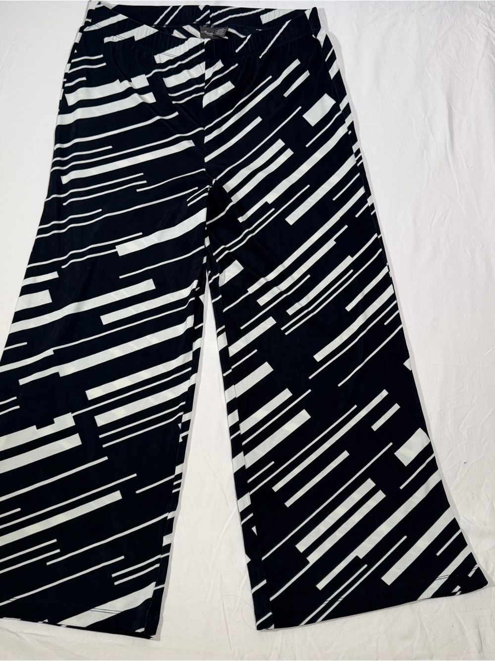 Chico's Travelers Dark Navy and White Wide-Leg Striped Pants